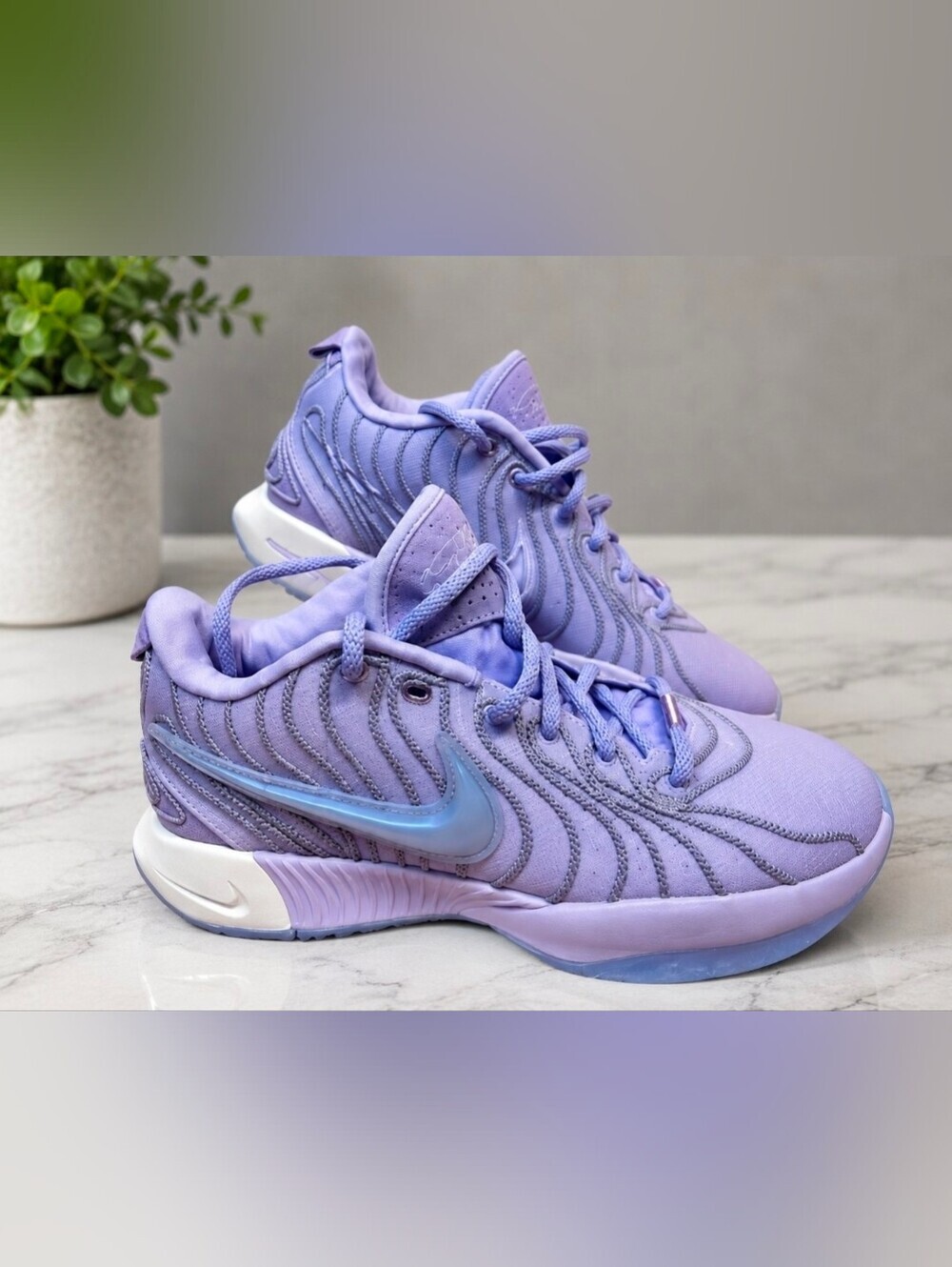 Nike LeBron James XXl Purple Sneakers with Modern Design